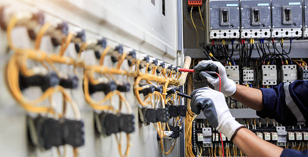 Professional Electrician technician working in Calhoun Falls, SC